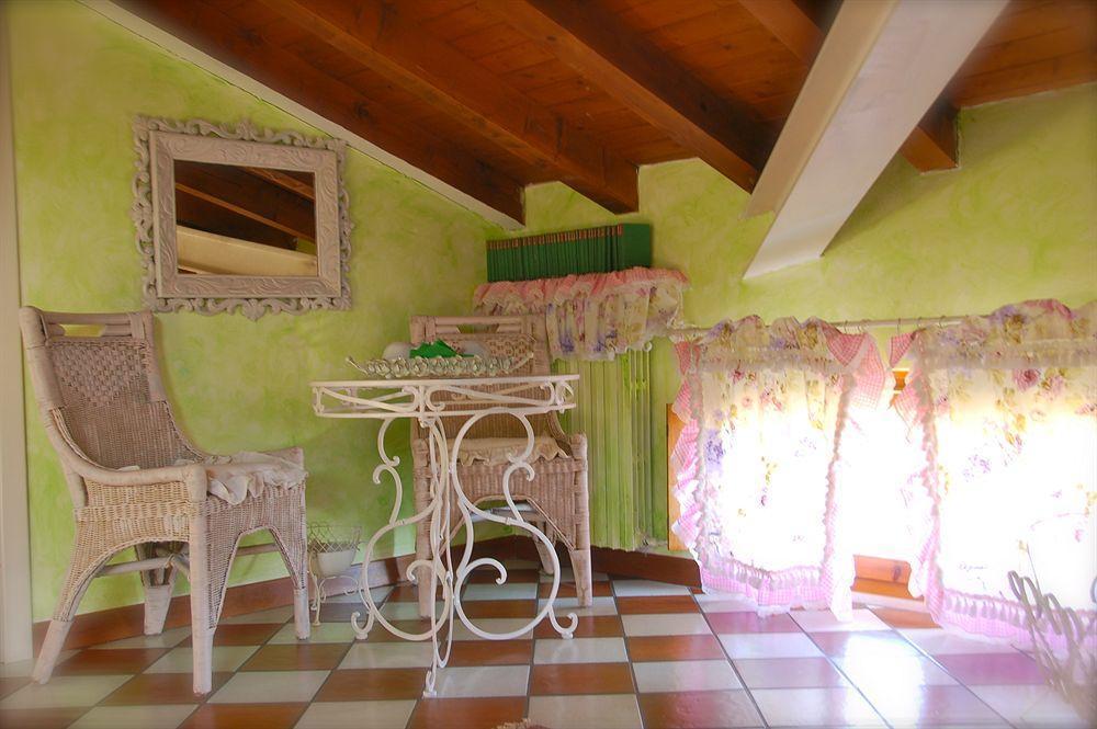 B And B Della Mimosa Ντεζεντσάνο ντελ Γκάρντα Εξωτερικό φωτογραφία