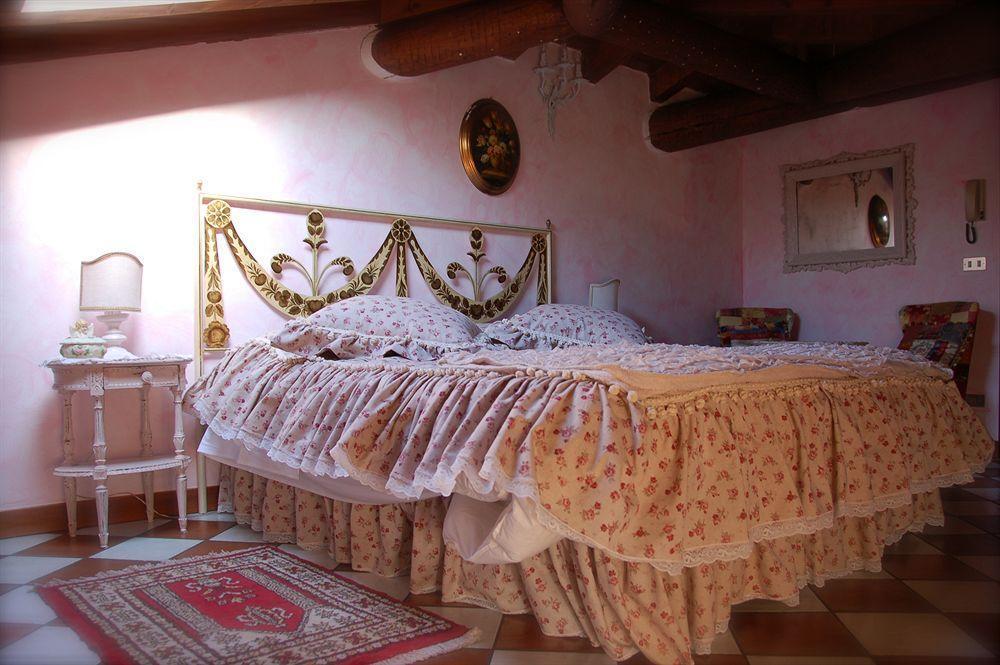 B And B Della Mimosa Ντεζεντσάνο ντελ Γκάρντα Εξωτερικό φωτογραφία
